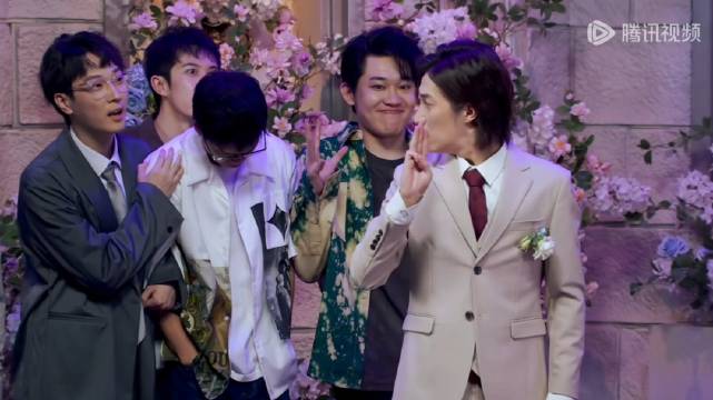 演员李明磊无台词喜剧表演获赞，表情动作到位造型吸睛