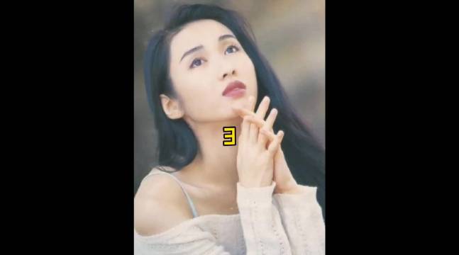 漂亮的女老板行为诡异！在桌子下搞小动作（黎姿脚指真好看）