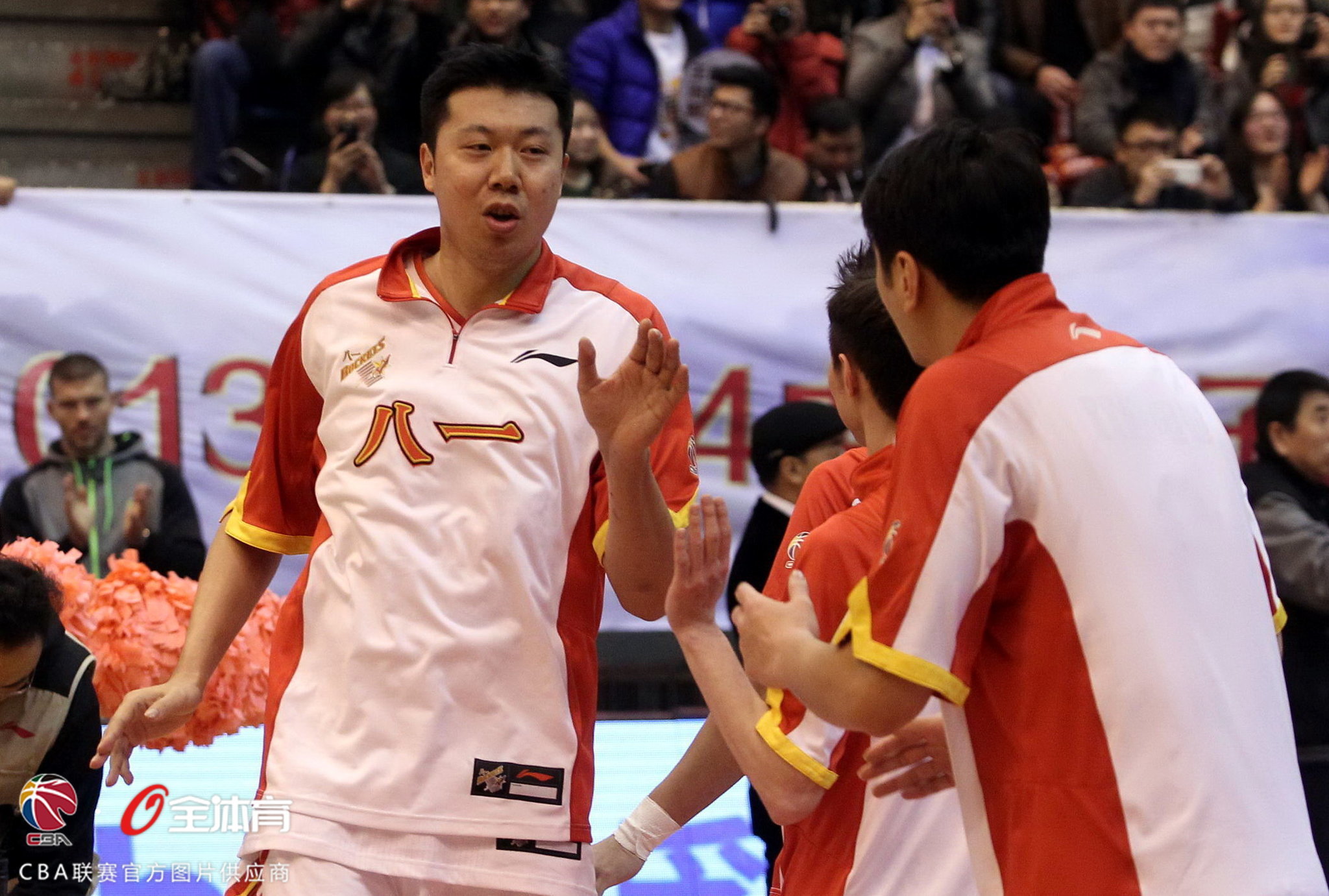 昔日追风少年再添荣耀，恭喜王治郅入选2026年国际篮联篮球名人堂！