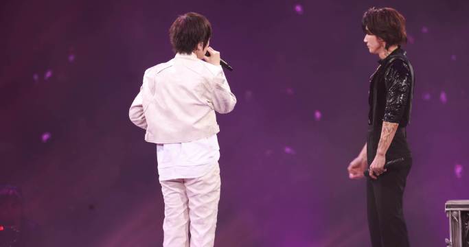 阿信言承旭恒星之城演唱会深情献唱《愛人啊》