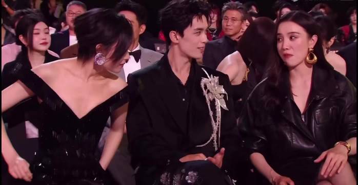 吴磊，你脖子还好吗？