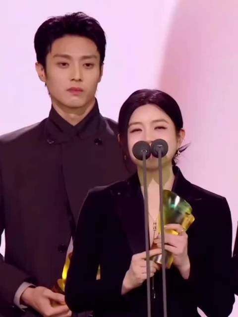 陈靖可陈妍希同台互动引关注