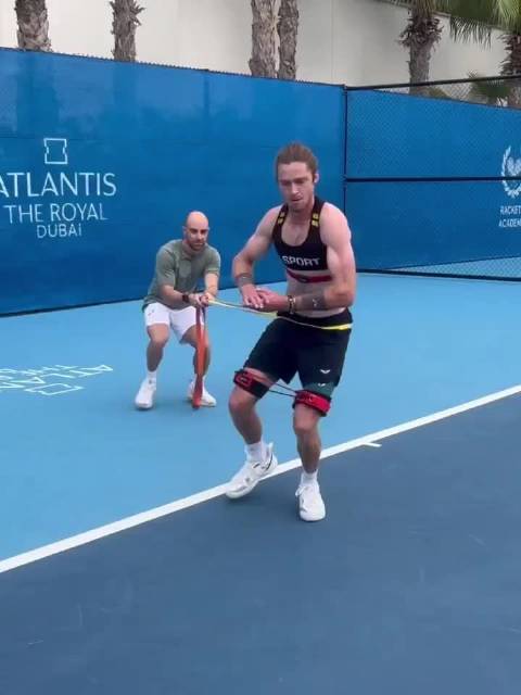 卢布列夫迪拜冬训视频曝光，萨芬德约萨巴伦卡同场