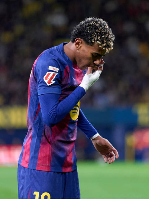 亚马尔吹哨庆祝回应嘘声，巴萨2-0比利亚雷亚尔豪取8连胜