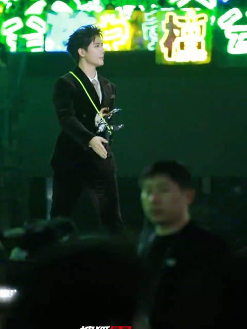 哈哈哈哈要被这个一本正经搞笑的大将军