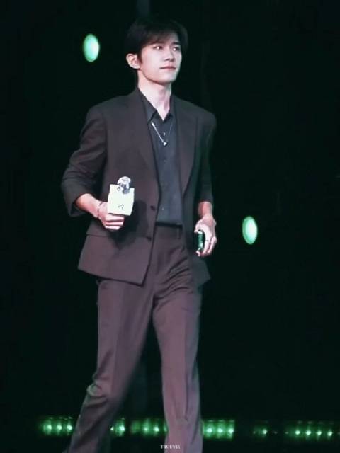 哥哥腿好长呀，晚饭有了