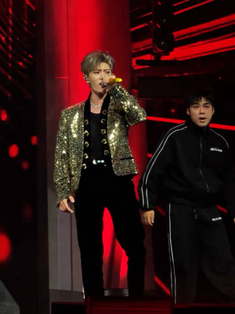 唱跳歌手任嘉伦上线啦 不敢想象在看到任嘉伦唱跳的我能有多快乐