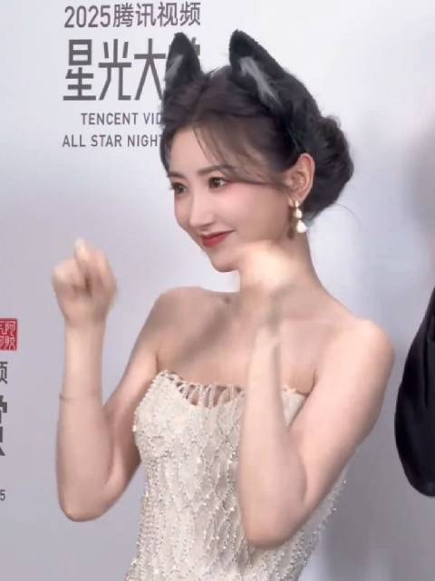 昨天的毛晓彤美出了新境界，陈翔真是一个让人永远都无法理解的男人