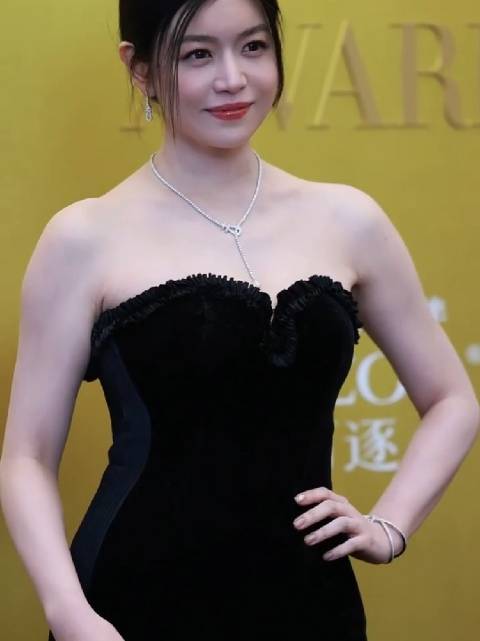 陈妍希今天的妆造和状态都太顶了吧，请给我一个姐姐的准确年龄！