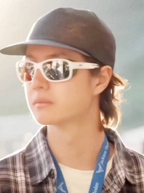 世间万物皆成诗， 唯独你， 是我心中永恒的词 @UNIQ-王一博 王一博