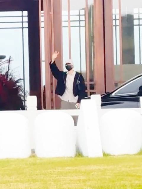 龚俊到杭州啦！ 一刻都没有休息，直接进组拍摄了！