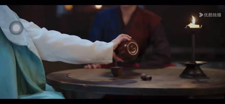 手抖是害怕，害怕她们知道真相，害怕不能报仇，害怕冤死的人不原谅她 刘诗诗