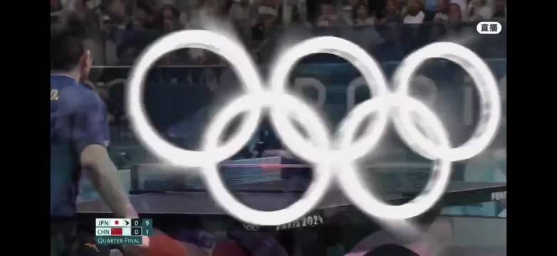 樊振东1比10落后张本智和，巴黎奥运会现争议观众反应