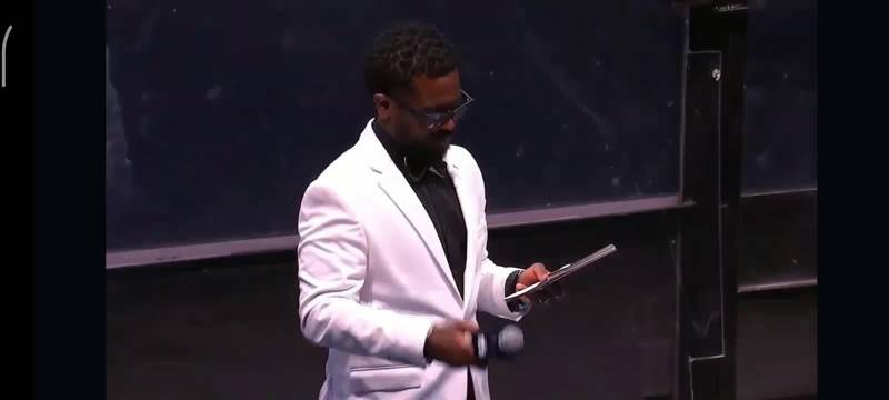 中国深海巨鲨3夺阿布扎比格斗机器人大赛冠军