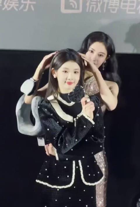 张淼怡毛晓慧《哑舍》追剧团互动甜蜜