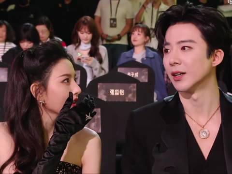 宋祖儿刘宇宁片场互动亲密，折腰剧组售后引期待