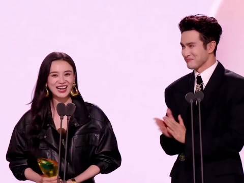 昨天刷到高伟光跟宋佳就对这个作品有期待了！明年能不能快点播