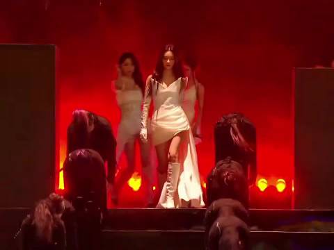 林允现在好尴尬，只有空洞的美，演员没有角色和作品支撑，只剩外表上的极致