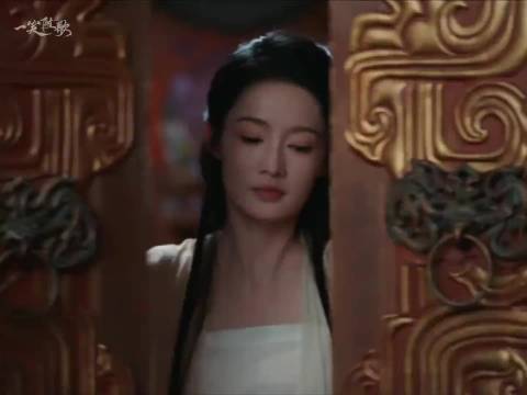 李沁一笑随歌演绎双强美学,跨年热梗引关注