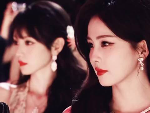 这个同框虚化列入星光大赏史册...白鹿和田曦薇都好美！