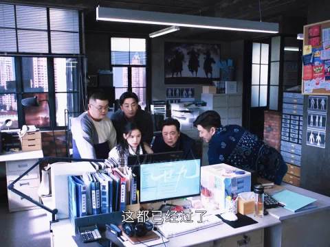 朱韵李峋重现经典场景，跨年狂欢引热议