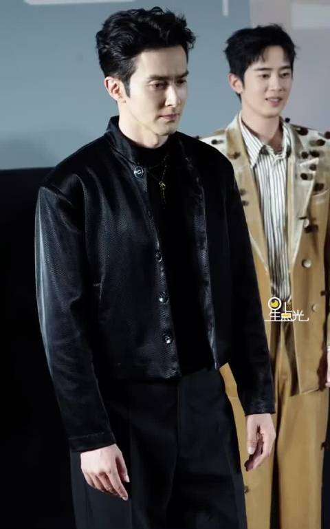 高伟光跳搞笑舞引热议