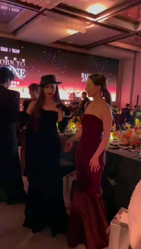 王鹤润高圆圆同框引热议