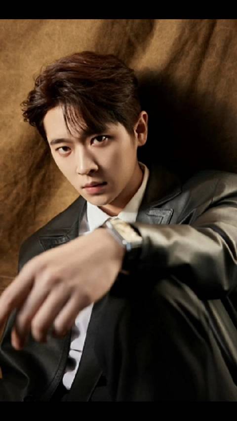 丞磊三度出手扶人，内娱热心肠获赞