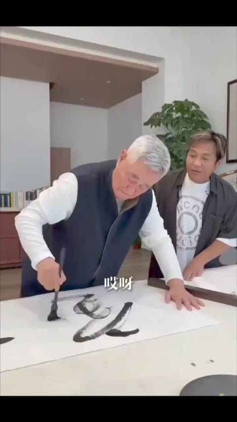 赵本山宋小宝师徒同台演小品，山中有宝变山中有猴逗乐观众