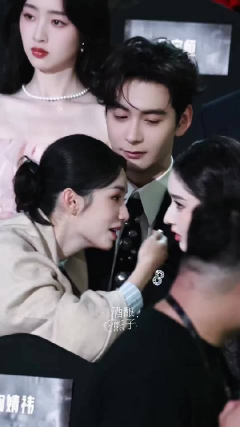 闺蜜 以后我们就这么不经意在帅哥怀里聊天