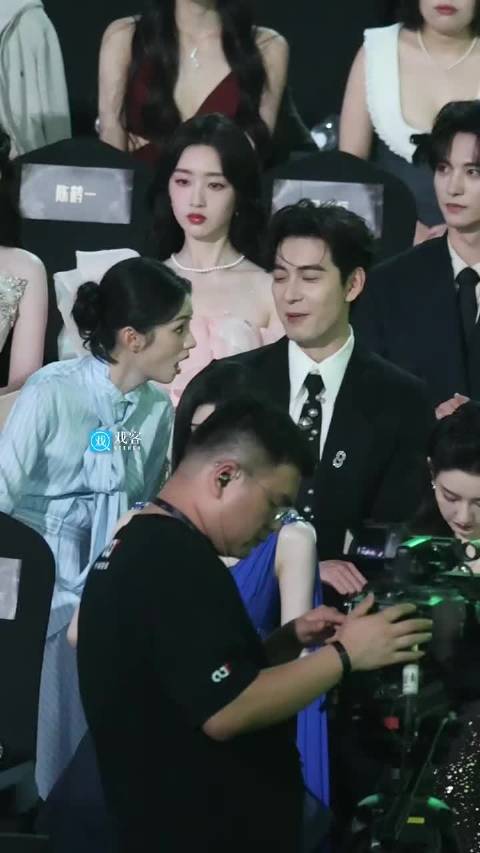 周也王玉雯星光大赏热聊，陈星旭幽默回应