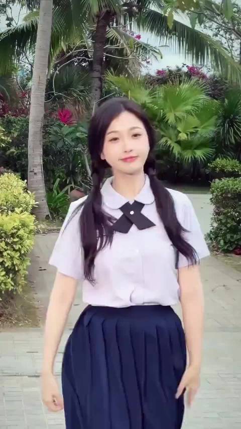 虞书欣何与转场，暮暮朝朝从校服到婚纱转场，咱就说今晚我将参加两位的婚礼啦