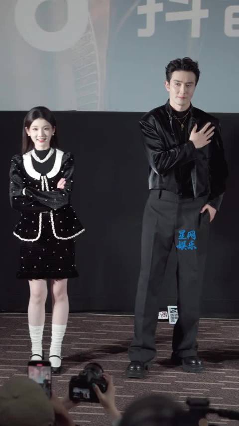 张淼怡、高伟光同框跳手势舞，两人身高差太萌了吧！