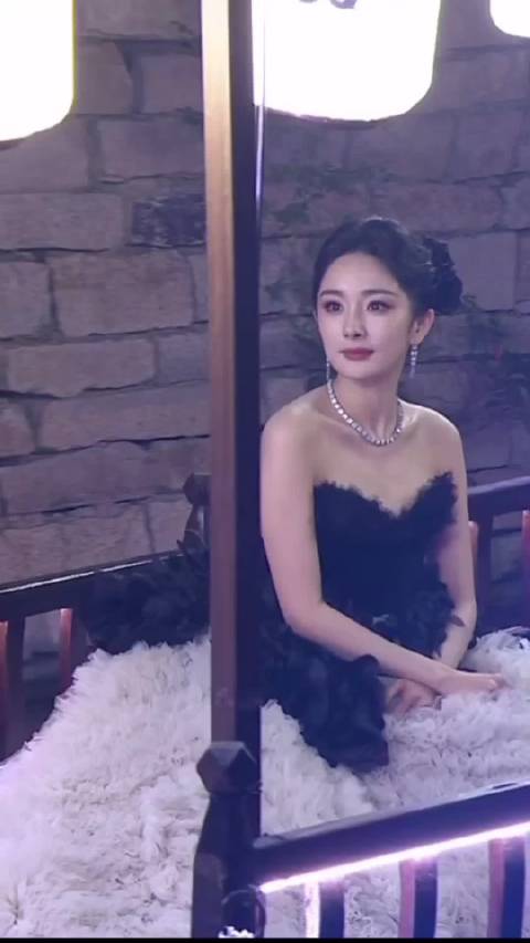 杨幂gq红毯定点拍摄