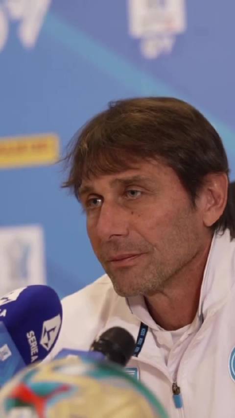 那不勒斯主教练安东尼奥·孔蒂出席决赛记者会，谈论超级杯夺冠的重要意义