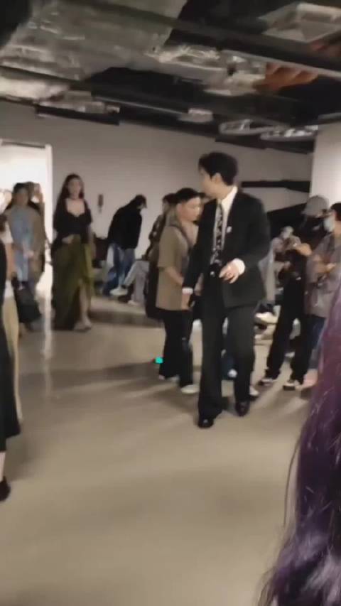 好家伙，周也和王玉雯聊天把陈星旭撩跑这件事还有续集，王姐命令陈星旭一起走