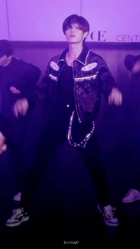 任嘉伦官宣江苏卫视跨年，唱跳爱豆切号了！期待这个任嘉伦惊喜舞台呀