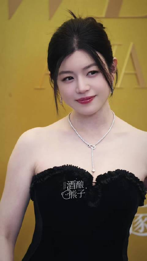 俺不中了，陈妍希笑起来好温柔，好想大喊一句姐姐