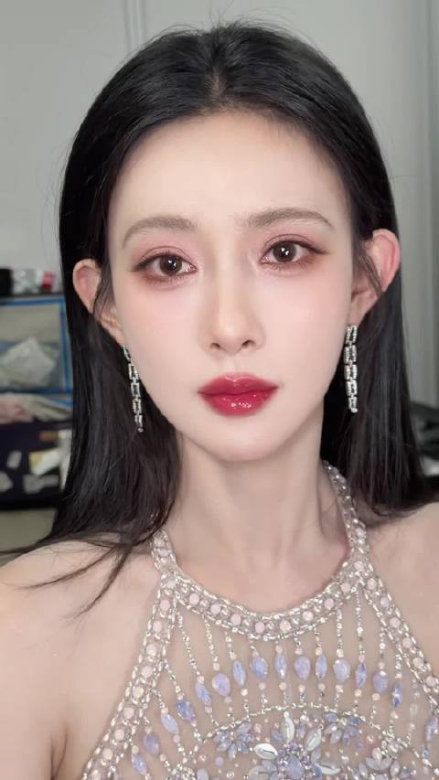 我给孟子义化的幻彩琉璃妆