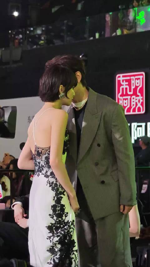 宋茜下台问候身体抱恙的丁禹兮，是我们最好的楚瑜和卫韫