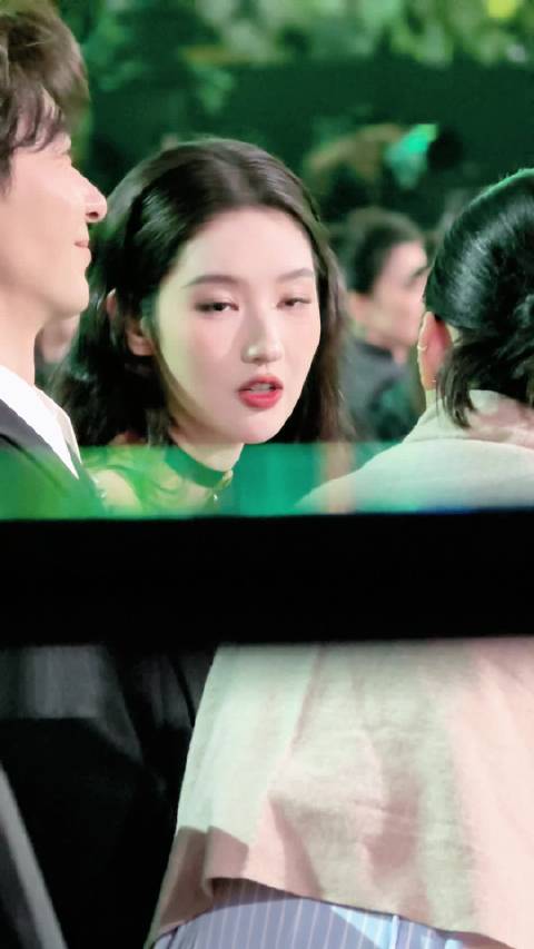 王玉雯嘟嘴摇头萌鼠谁了！