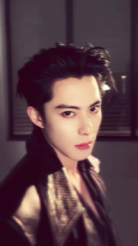 这张帅脸谁看了能不乐