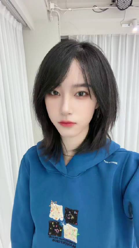 前两天还是姐姐现在又变成甜妹了 宝宝你是一块香香软软的小蛋糕