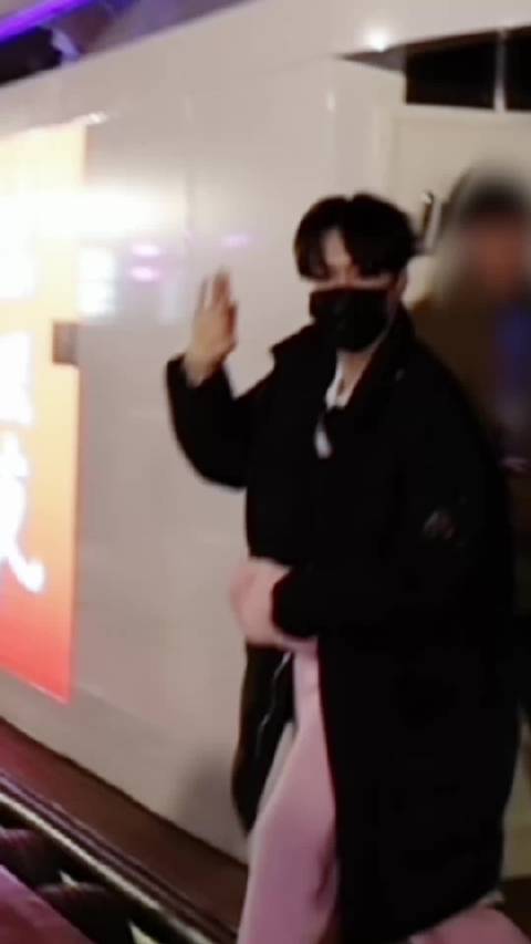 张艺兴北京卫视跨年路透曝光，提前送出新年祝福