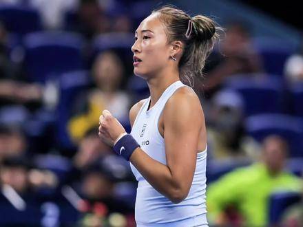 郑钦文复出首秀2比0胜阿朗戈，挺进中网下一轮