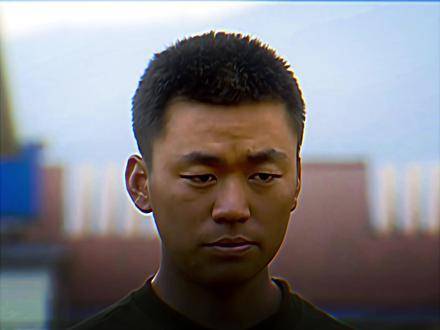 虽然是兵王，但这段情节让我觉得他并未真正领悟当兵的真谛