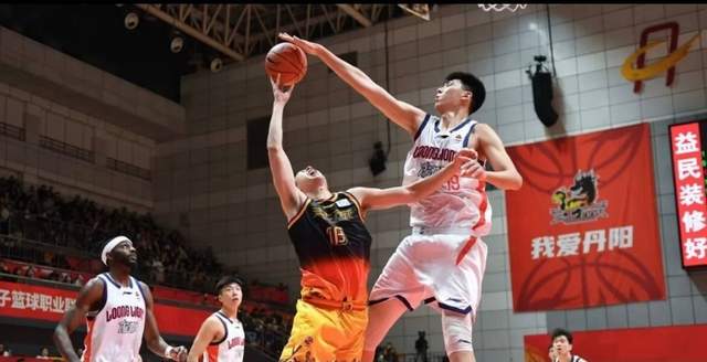 朱芳雨：夏天有五六支队想要徐昕，让他去广州锻炼以后还回宏远