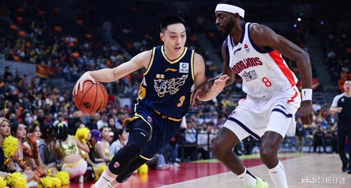 掀翻联赛第3，登上联赛第2！广东队9分完胜青岛，徐杰17+6立大功