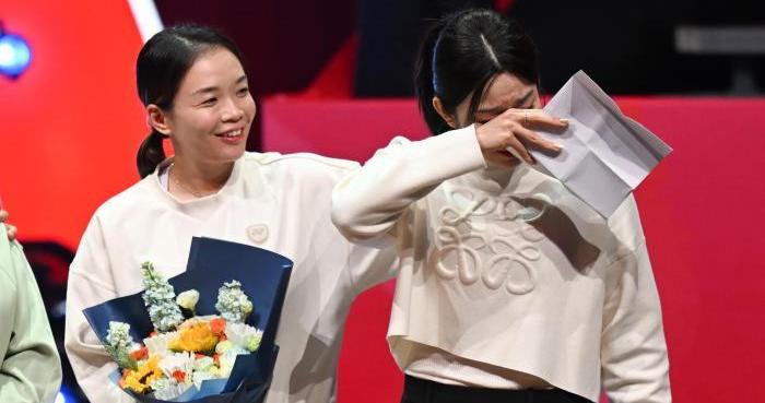 中国国家羽毛球队运动员退役仪式在杭州举行