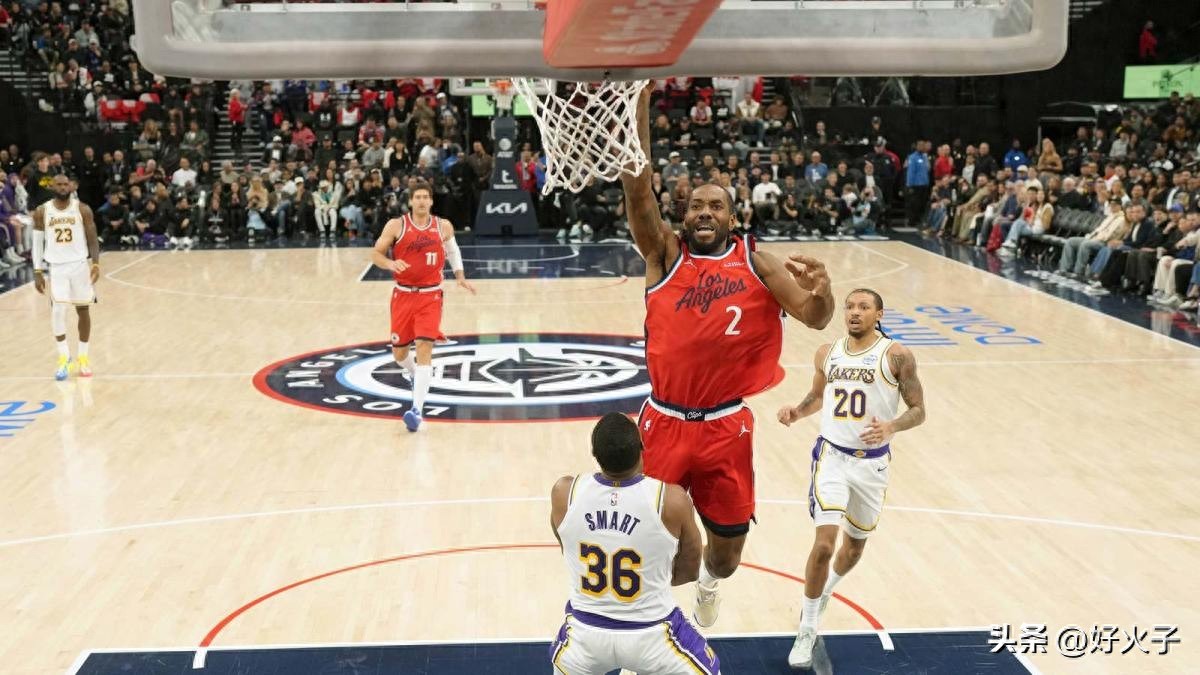 快船队伦纳德试图在更衣室里开玩笑说自己很生气，结果却弄巧成拙